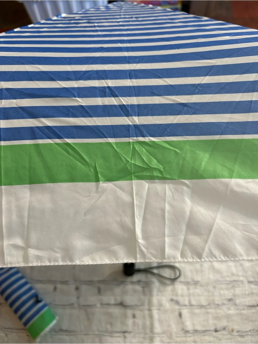 GAP COMPACT BLUE/GREEN/WHITE STRIPED FOLDING ATTACHED HANDLE WRIST UMBRELLA